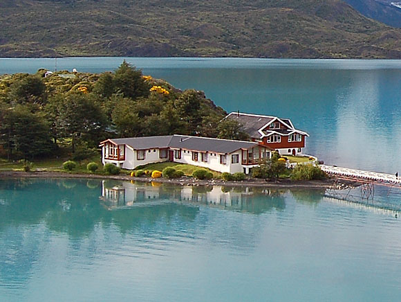 Pehoe Inn – Explore Patagonia